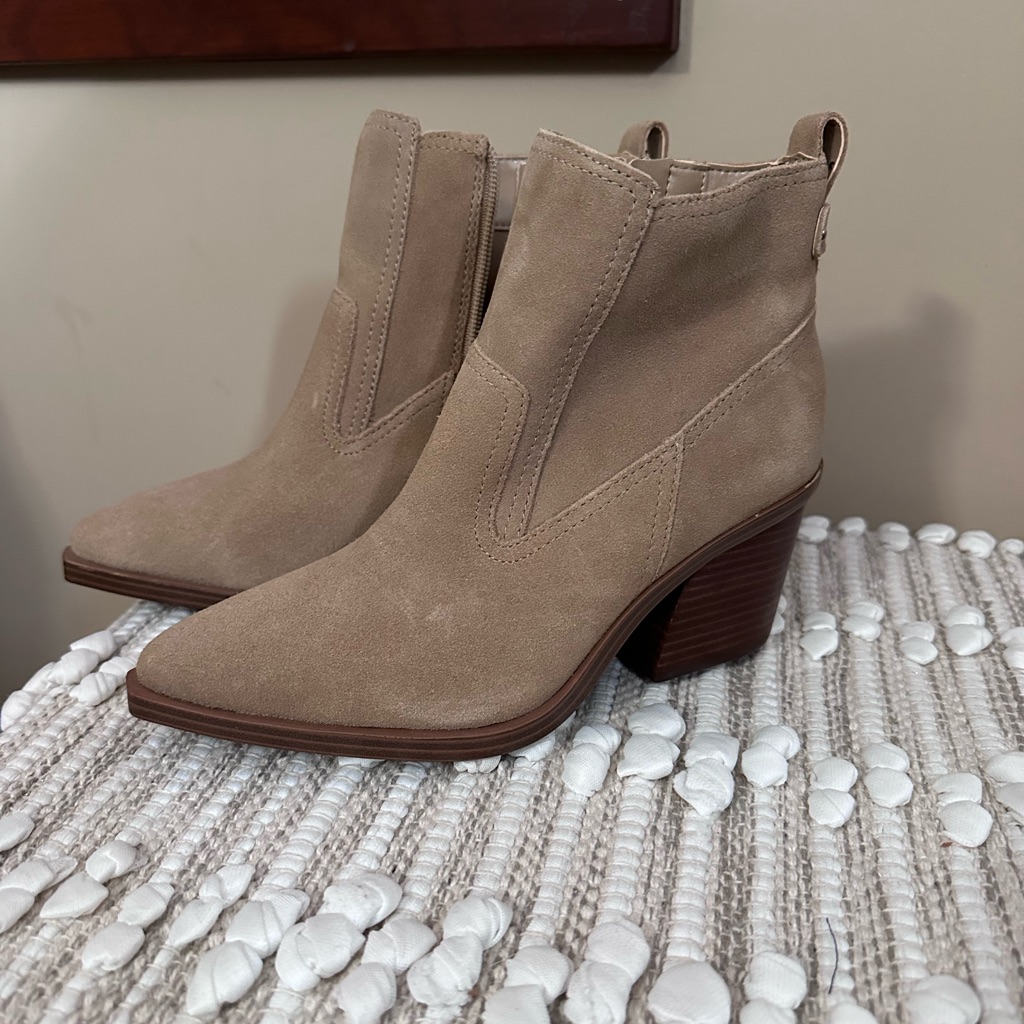 Vince Camuto New In Excellent Condition Suede Booties